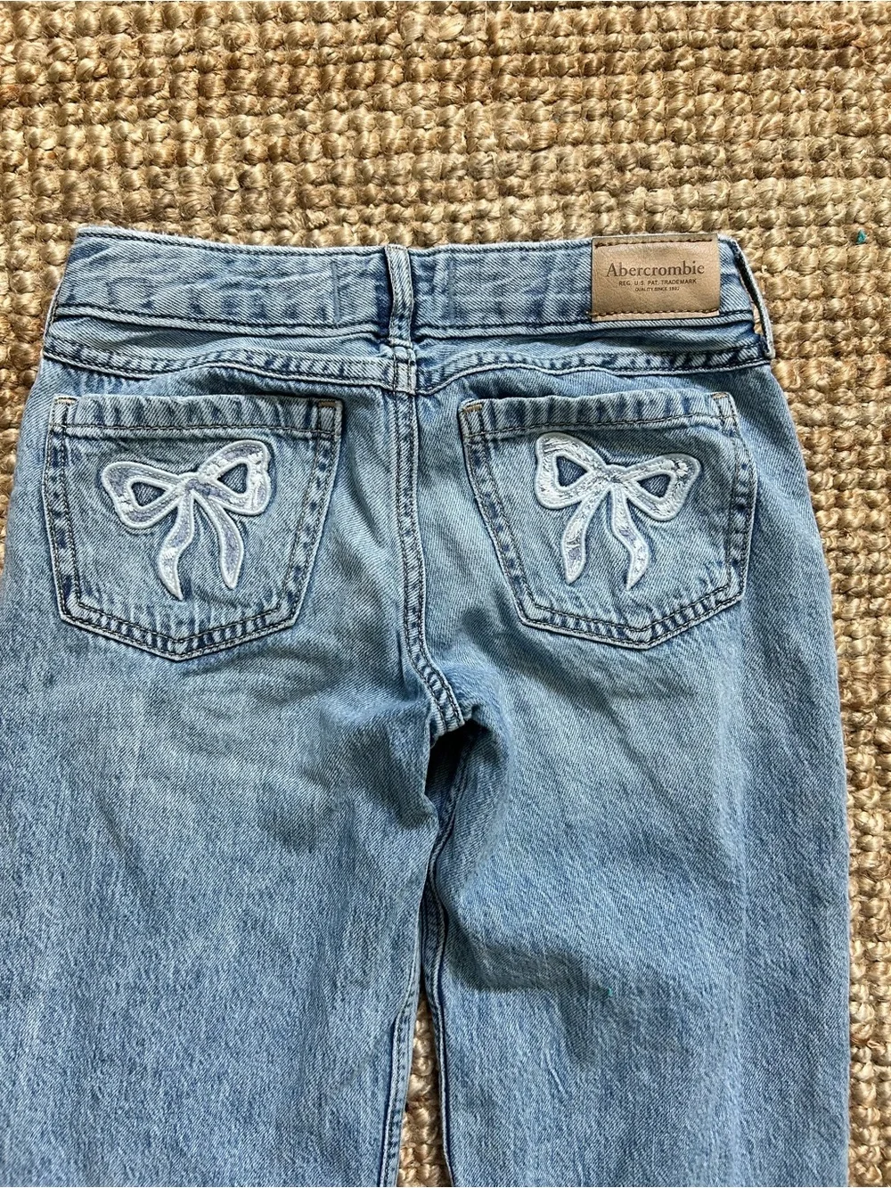Abercrombie Low Rise Baggy Jeans